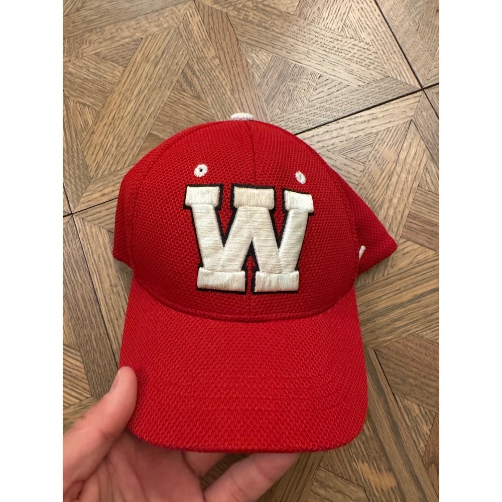Zephyr University of Wisconsin Badgers Kids XS Fitted Hat Red Mesh W Bulldog Cap